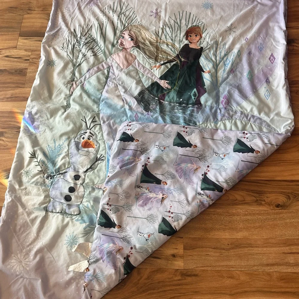 Disney Frozen Comforter with Elsa, Anna, and Olaf - Toddler sized